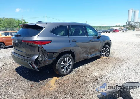 2021 Toyota Highlander Xle из США, поврежденный, VIN 5TDGZRBH8MS117999